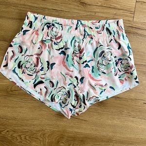 Athleta hustle 3” shorts size small